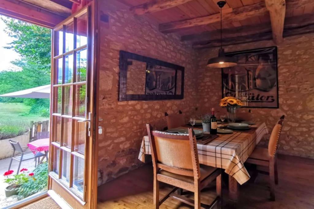Vila La Forge, Le Banquet Aux Eyzies Les Eyzies Exteriér fotografie